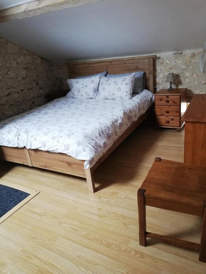 Apartment Le Buguet Saint-Antoine-Cumond ภายนอก รูปภาพ